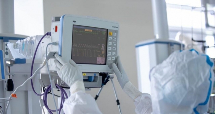 A murit cel mai tânăr român infectat cu coronavirus. Câți ani avea?